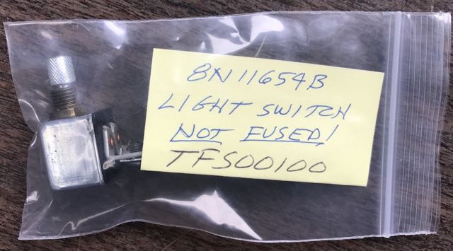 #TFS00100
Light Switch, NOT FUSED!, Ford #8N11654B
Fits: Ford 8N, NAA, More
NOS
$10